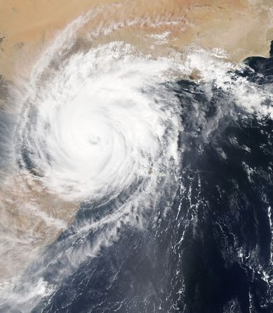 Photographie aérienne d'un cyclone