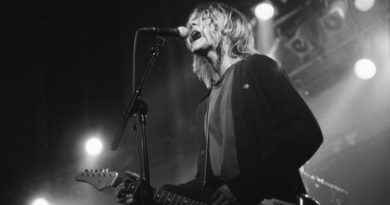 Kurt Cobain sur scèhe dans les années 1990