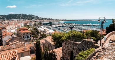 Cannes Bay, Cannes, France (Crédits : Unsplash).