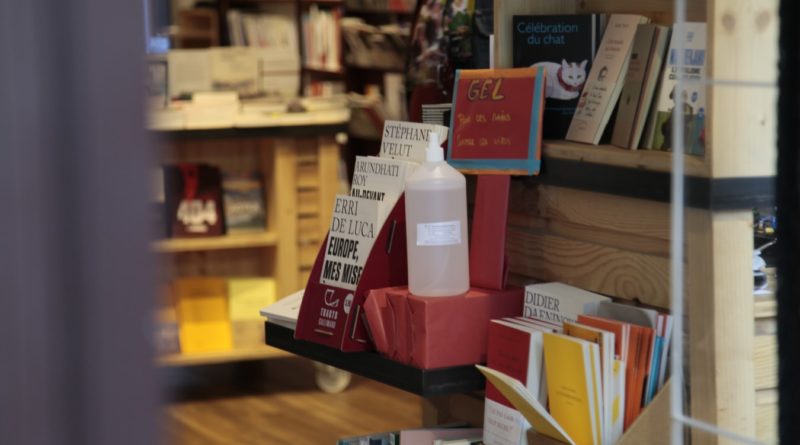 Une librairie à Paris, en France.