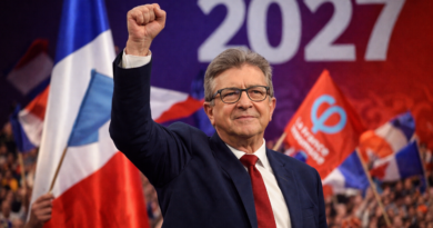 Jean-Luc Mélenchon accélère sa préparation en vue de la présidentielle de 2027 Jean-Luc Mélenchon accélère sa préparation en vue de la présidentielle de 2027